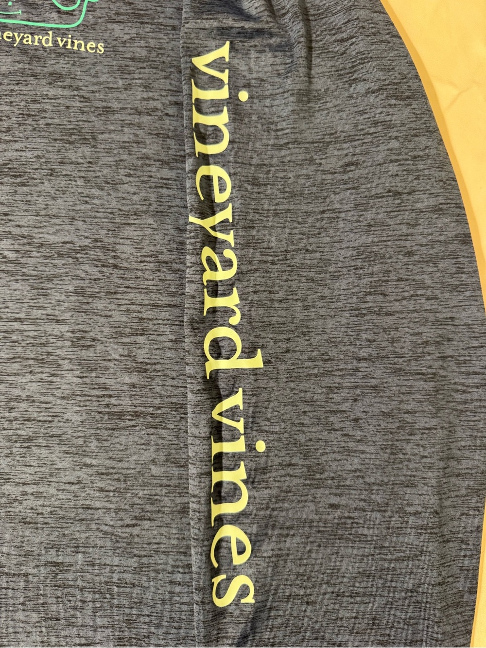 Vineyard Vines Men’s Long-Sleeve Performance Tee — Heather Gray Like Logo XL - Picture 3 of 10